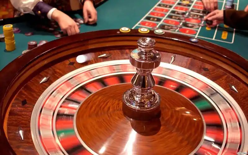 Baccarat and roulette game categories in 12 apk Casino section